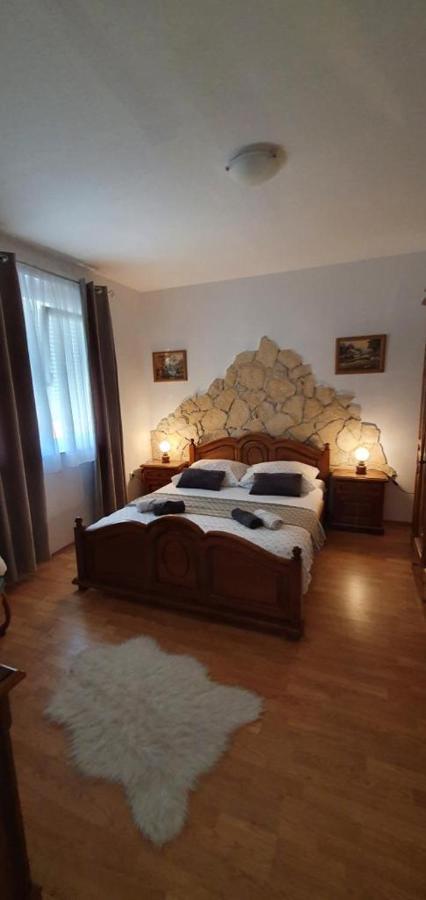 Three Bedroom Apartment Between Trogir And Split Kaštela Εξωτερικό φωτογραφία