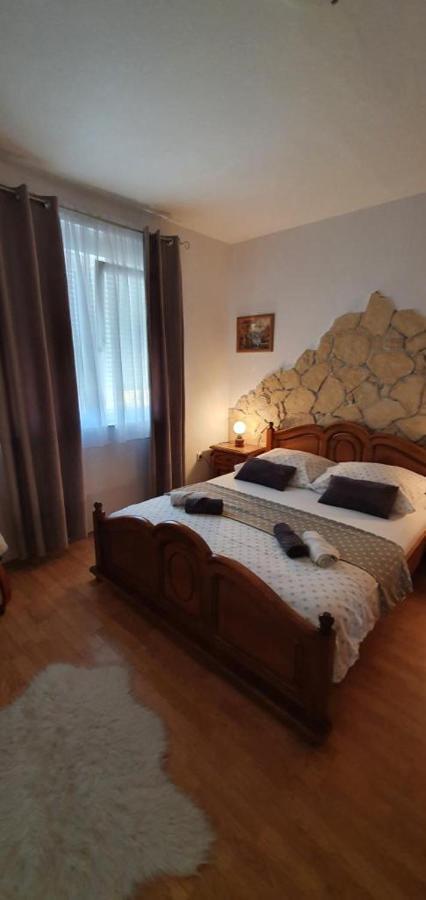 Three Bedroom Apartment Between Trogir And Split Kaštela Εξωτερικό φωτογραφία