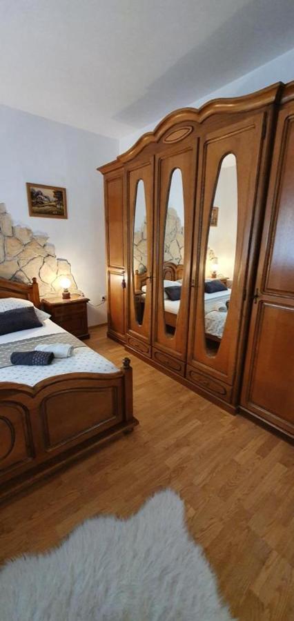 Three Bedroom Apartment Between Trogir And Split Kaštela Εξωτερικό φωτογραφία