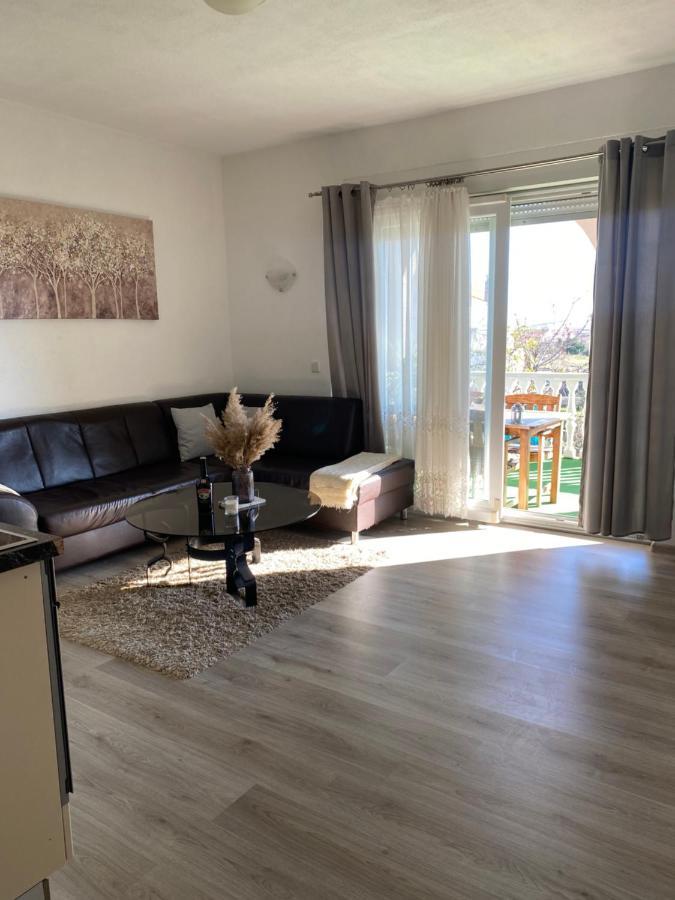 Three Bedroom Apartment Between Trogir And Split Kaštela Εξωτερικό φωτογραφία