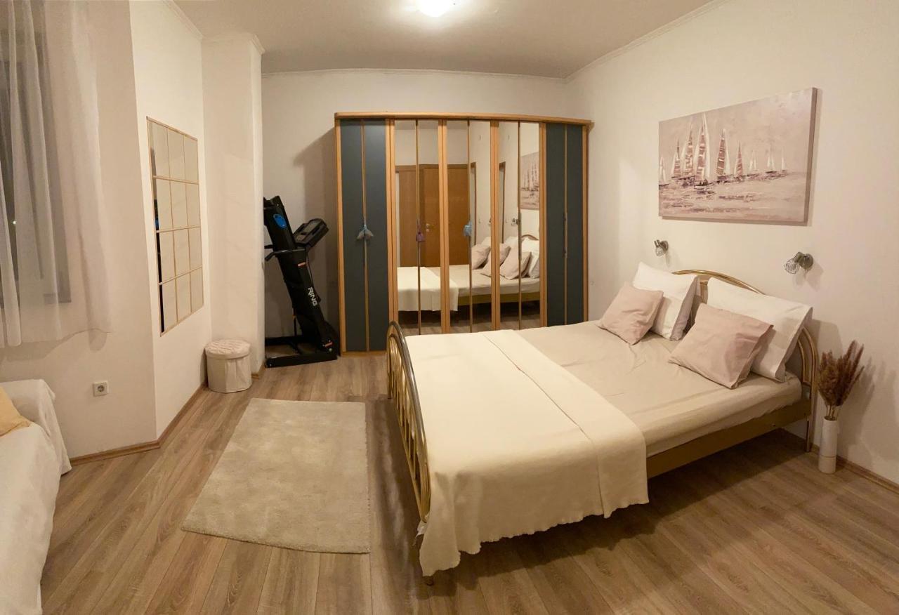 Three Bedroom Apartment Between Trogir And Split Kaštela Εξωτερικό φωτογραφία