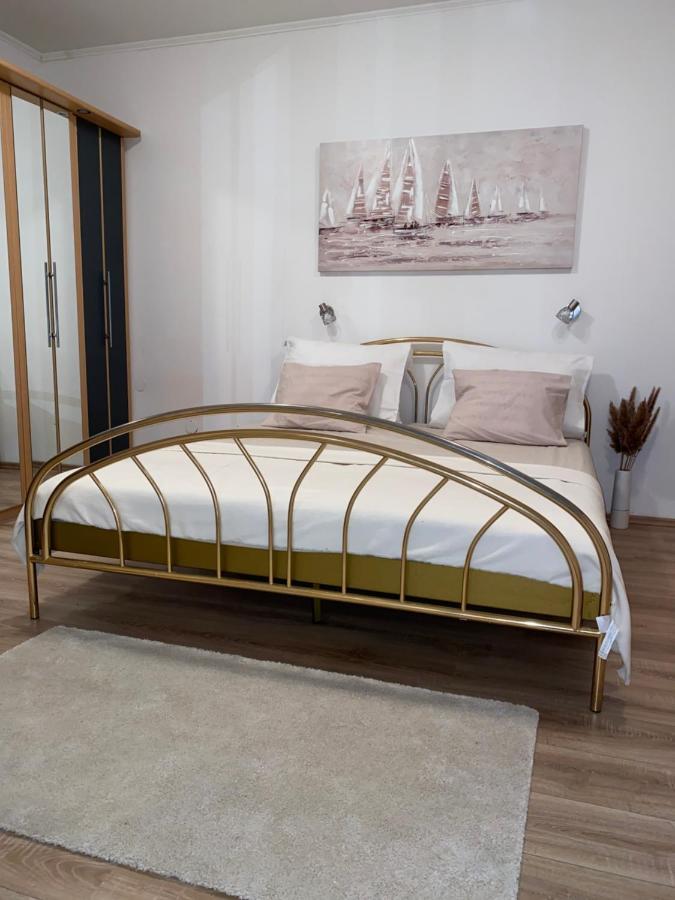 Three Bedroom Apartment Between Trogir And Split Kaštela Εξωτερικό φωτογραφία